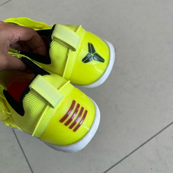 NIKE KOBE A.D VOLT - Picture 7 of 8